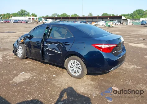2018 Toyota Corolla L/Le/Xle/Se/Xse z USA, uszkodzony, nr VIN 5YFBURHE8JP761903